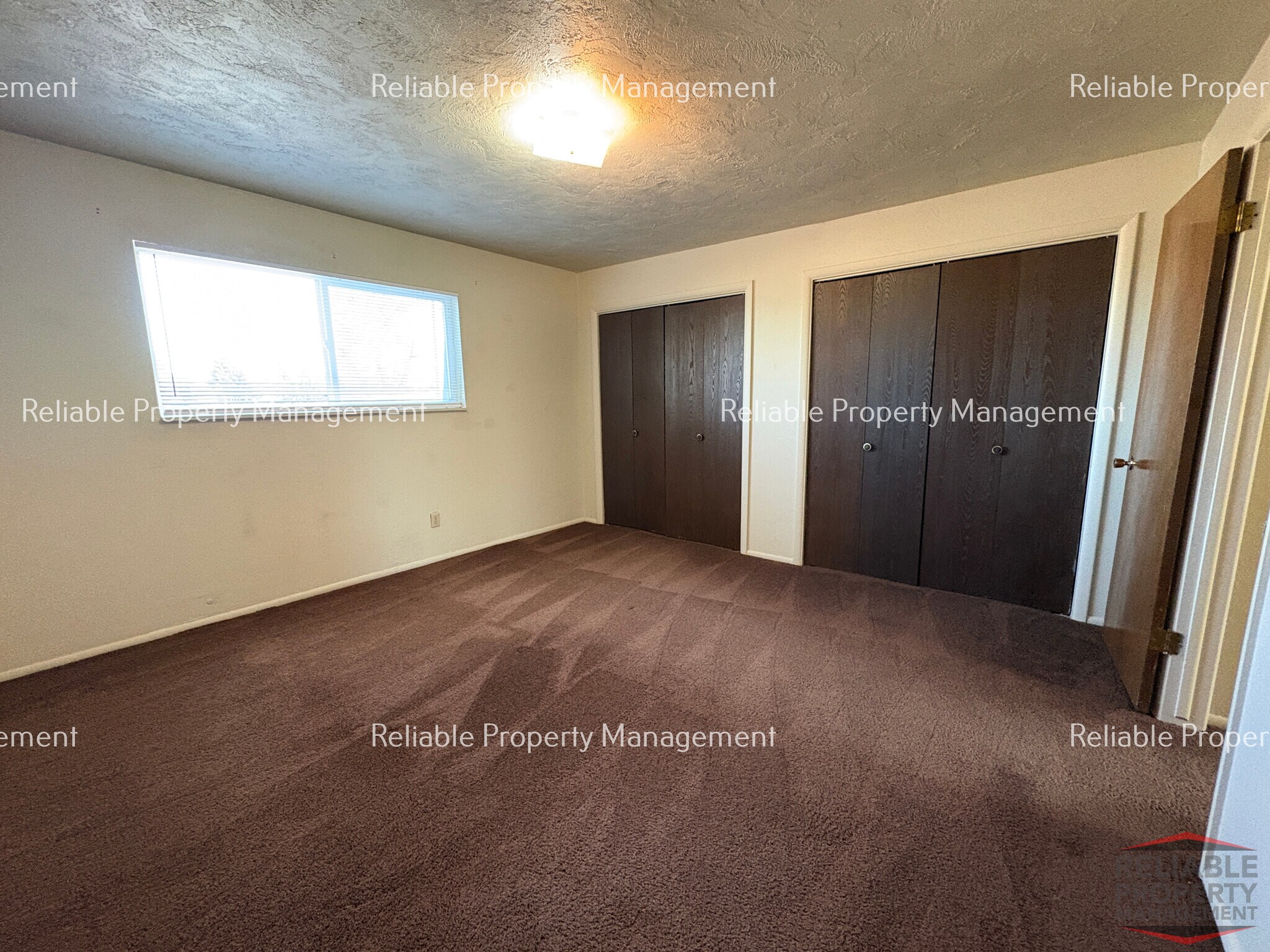 Building Photo - 394 S Saturn Ave