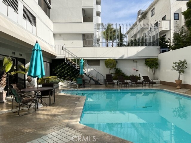 Building Photo - 10660 Wilshire Blvd