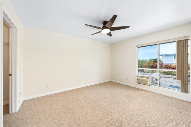 Building Photo - 2 Bedroom 2 Bathroom Upstairs Unit with Up...