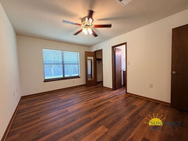 Building Photo - Beautifully Updated 3BR Home in Mary Esther!