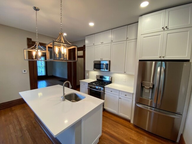 Primary Photo - W King Ave 103-103.5 MLR