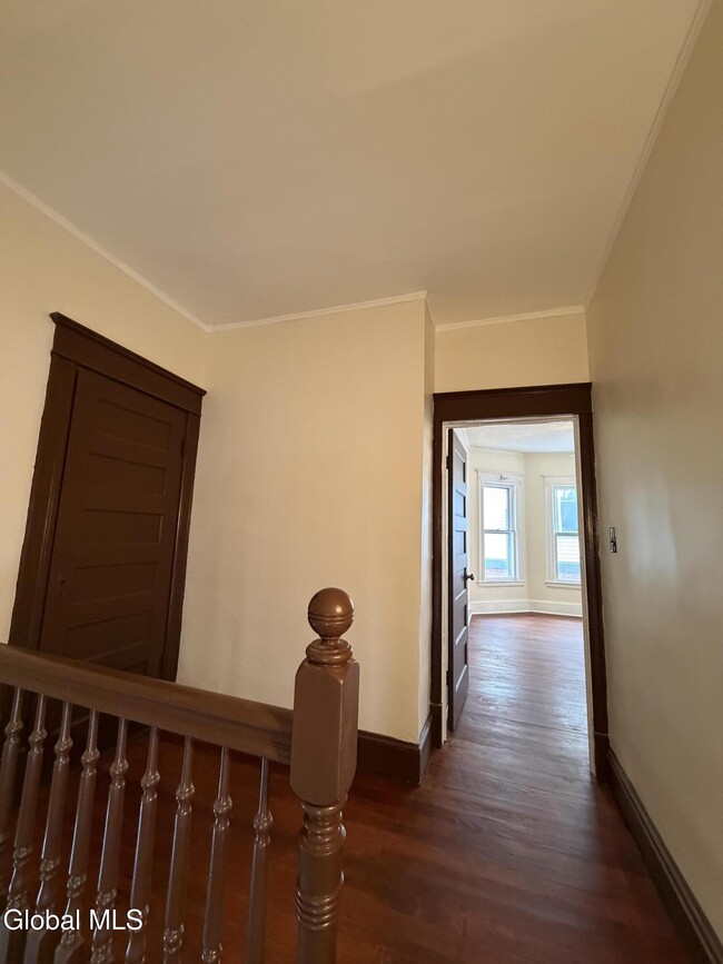 Building Photo - 1111 Parkwood Blvd