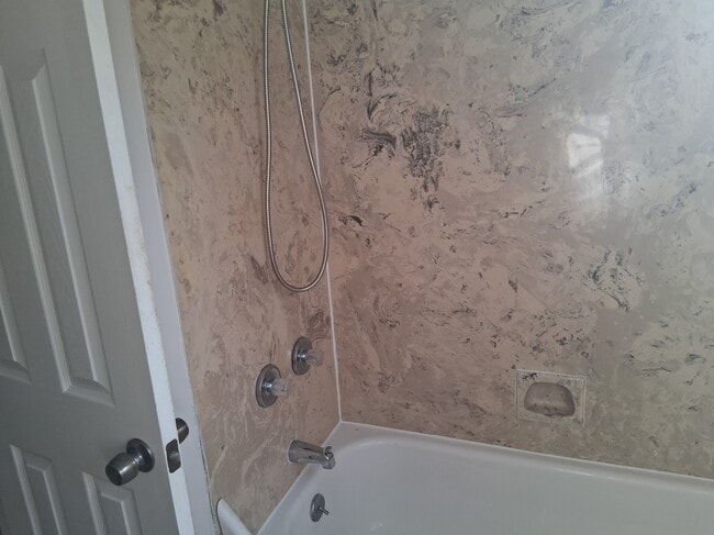 Building Photo - 322 Canal Rd