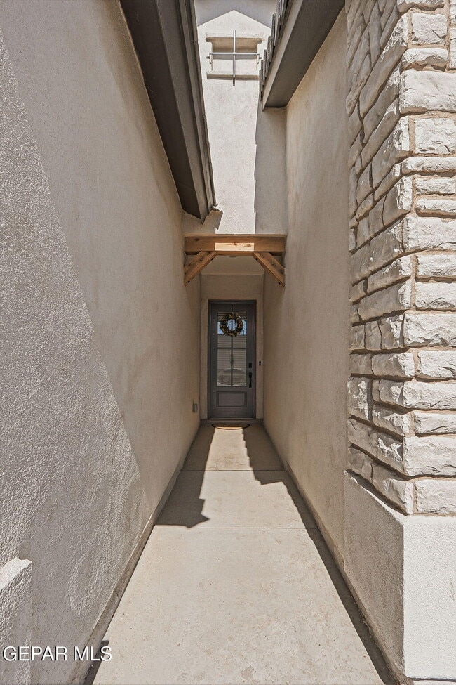 Building Photo - 3740 Model Ln