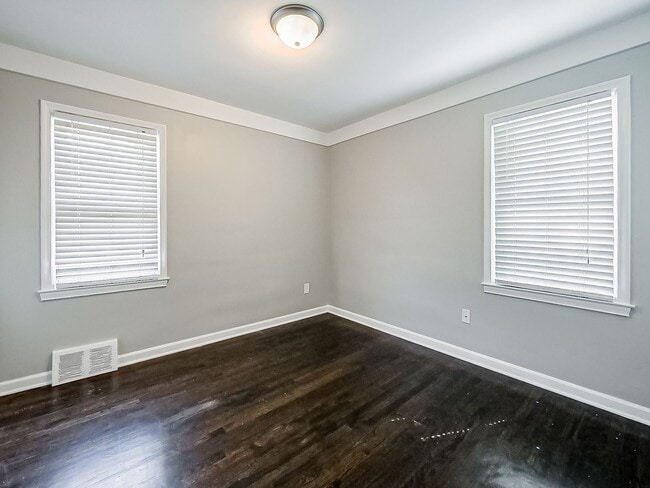 Building Photo - Charming Royal Oak Bungalow Near Downtown!