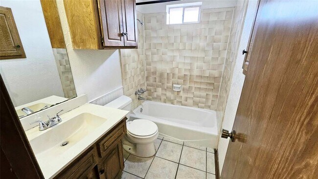 Building Photo - 10417 Fairfax Ln