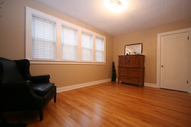 Building Photo - 233 Garfield Ave SW