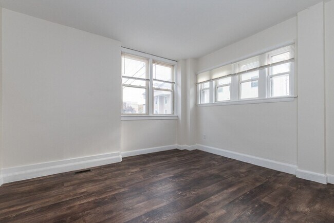 Building Photo - 29 Palmer St