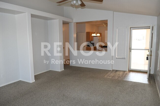 Building Photo - Ideal 3 Br 2 Ba 2 Cg Home Near Loop 303 & Greenway in Surprise!