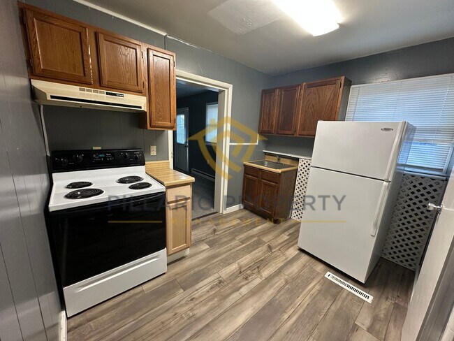 Building Photo - 805-805-805-802 S Worth Ave