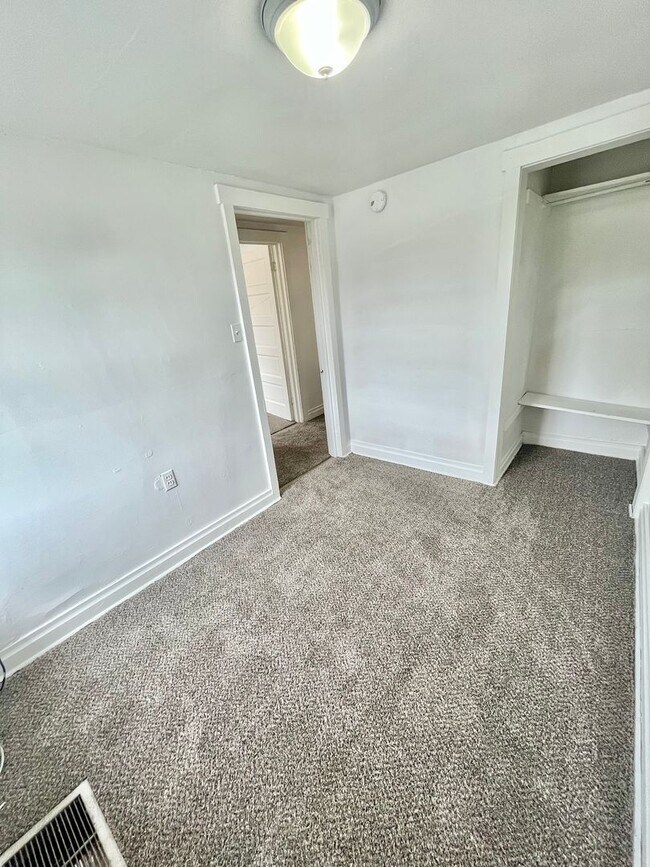 Building Photo - 2 Bedroom Single-Family Home in Bellefonte – Available August 1