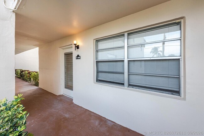 Building Photo - 108 Normandy Ln