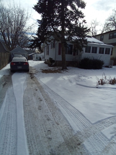 Building Photo - 713-715 15th Pl