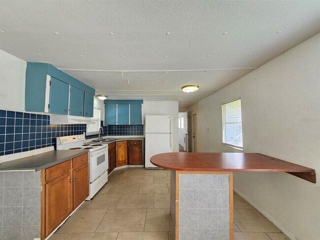 Building Photo - 503 Longfellow Blvd