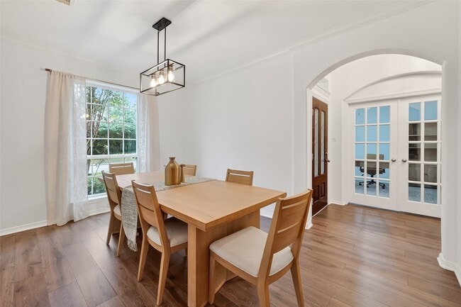 Building Photo - 66 S Longsford Cir