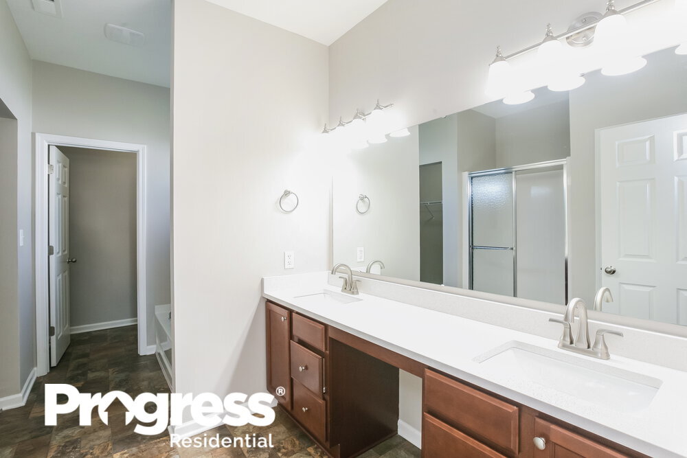 Building Photo - 8267 Templederry Dr