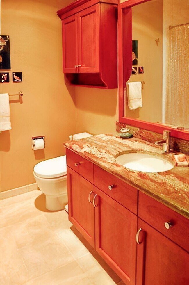 Building Photo - Penthouse condo in the ideal location in t...
