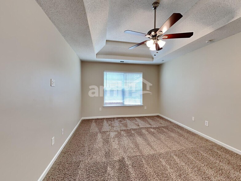 Building Photo - 551 Rosalind Terrace