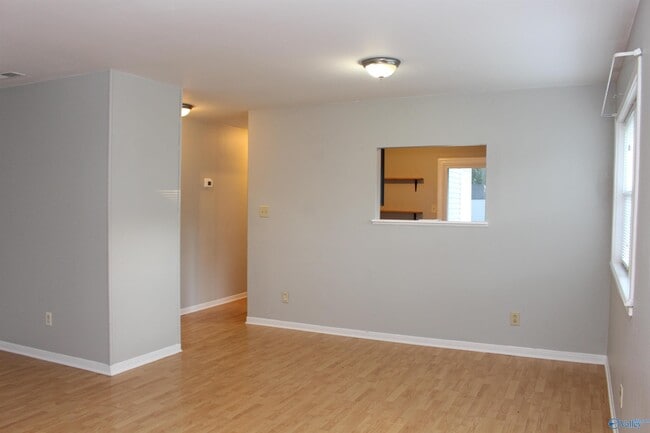 Building Photo - 364 Oakland Rd