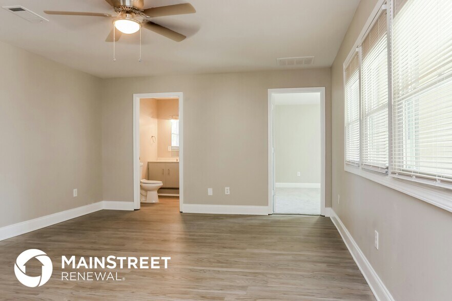 Building Photo - 4450 McLain Cir