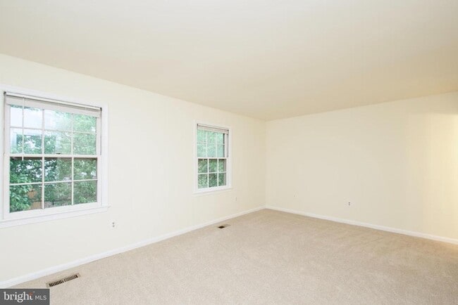 Building Photo - 7810 Lake Pleasant Dr