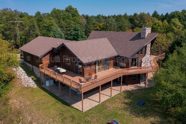 Building Photo - 61180 48th Ave