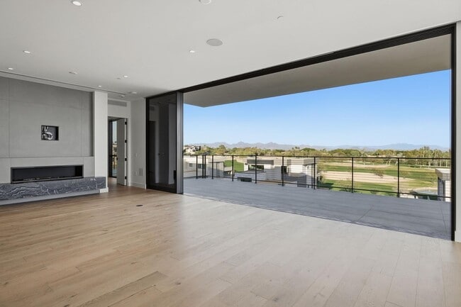 Building Photo - 4849 N Camelback Rdg Dr