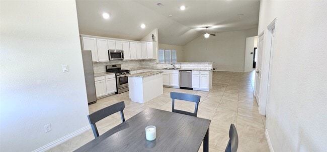 Building Photo - 8918 Beacon Mill Dr