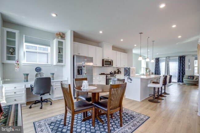 Building Photo - 4468 Sulford Ter