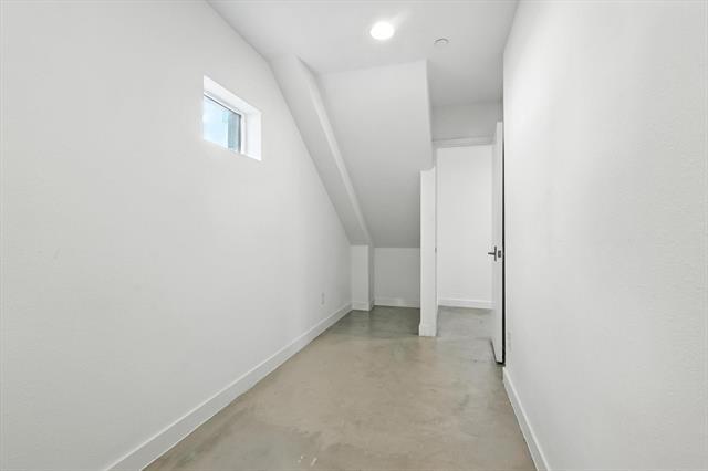 Building Photo - 2113 Bennett Ave