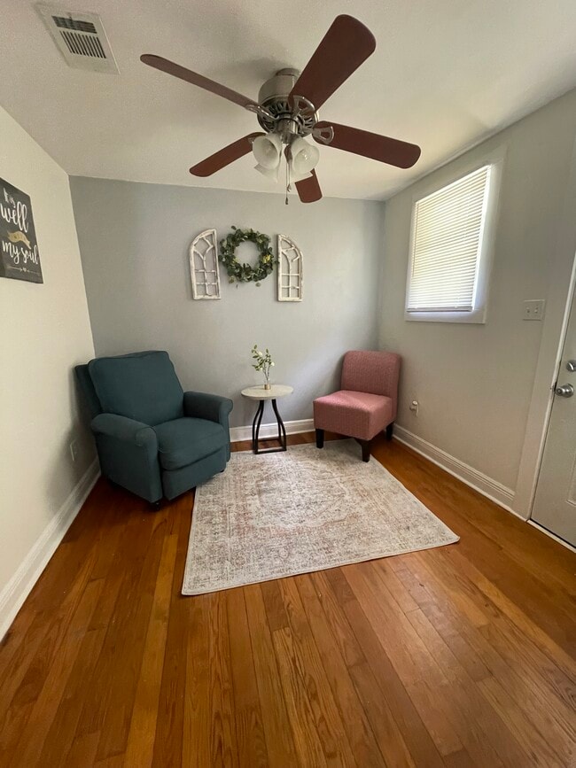 Building Photo - 1000 Dunbar Ave