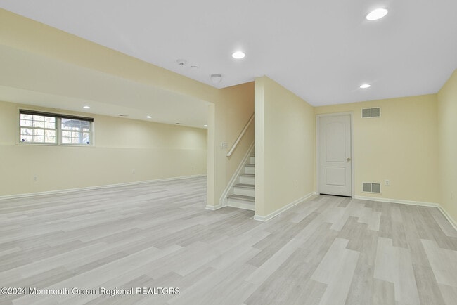 Building Photo - 4 Timber Grove Ct