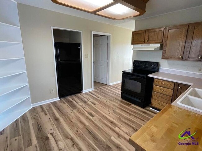 Building Photo - 111 Nix Way