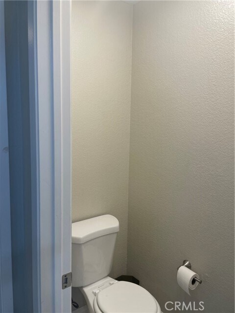 Building Photo - 130 Tamarack Dr