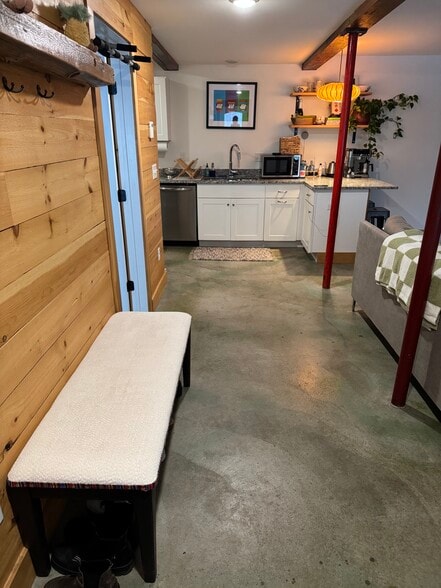 Building Photo - 361 S Winooski Ave