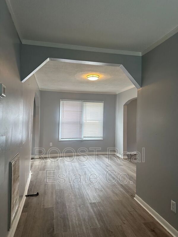 Building Photo - 2864 E 10th Ave