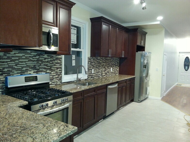 kitchen 2 - 17 W 34th St