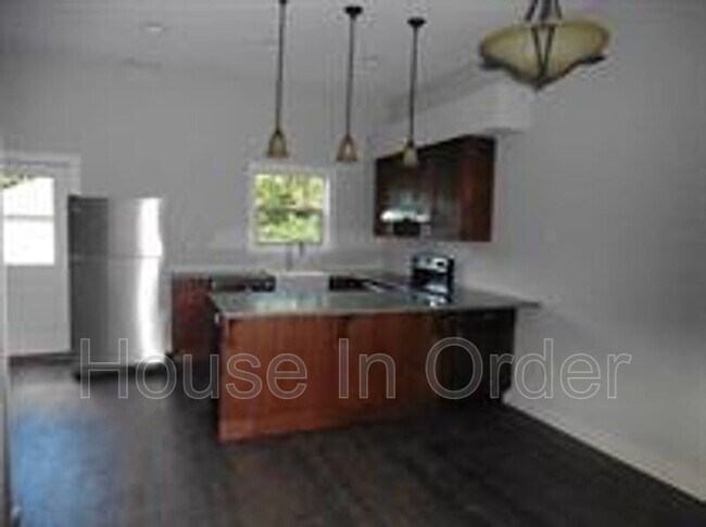 Building Photo - 10 Manatee Ct