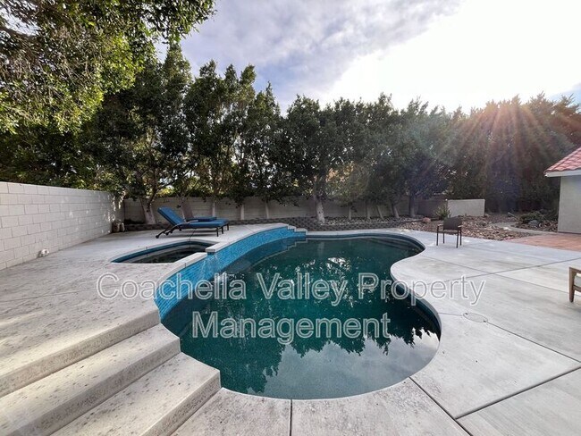 Building Photo - 39866 Newcastle Dr