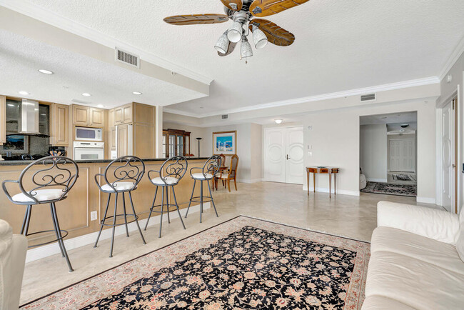 Building Photo - 700 Ocean Royale Way