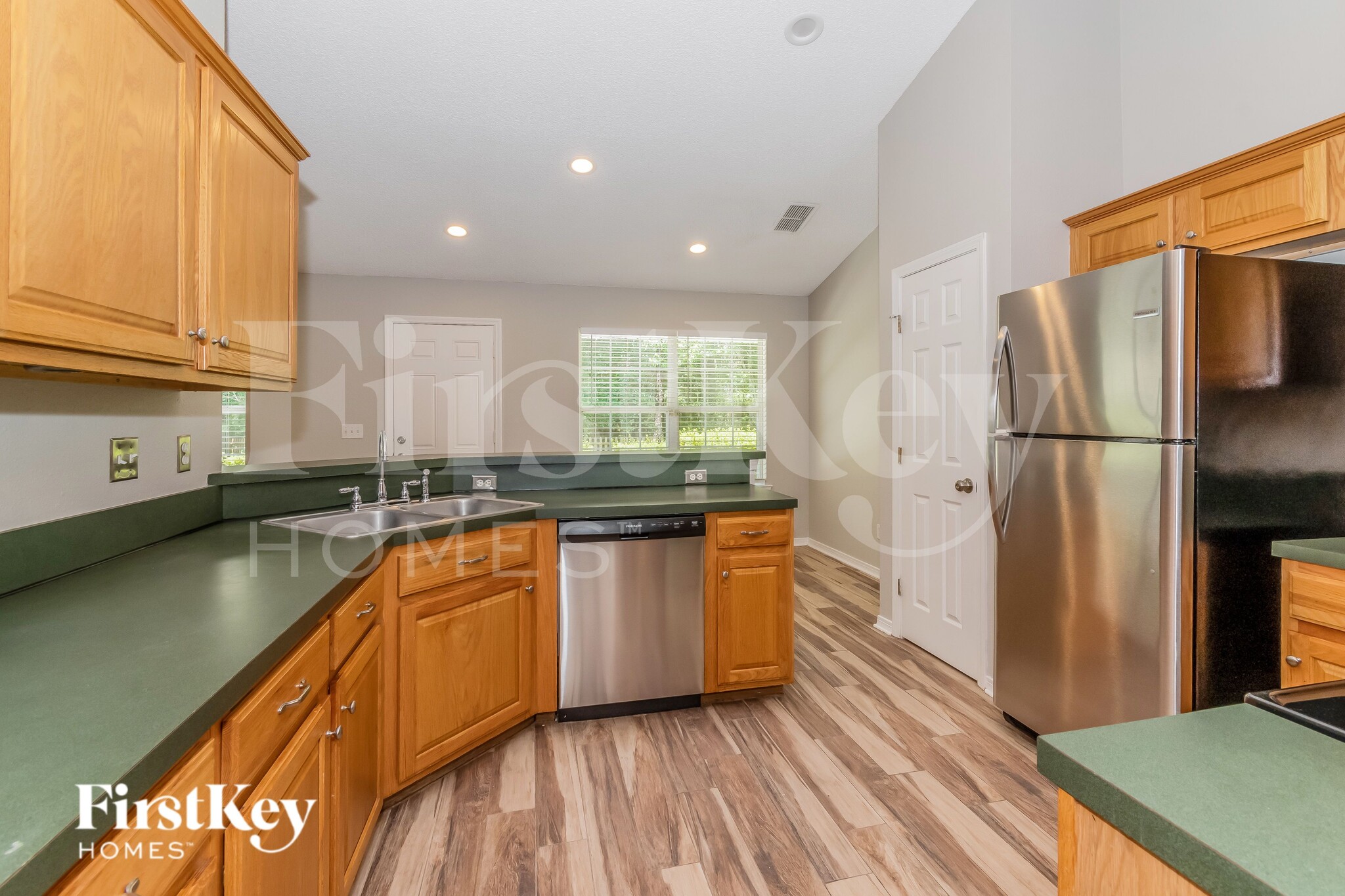 Building Photo - 9759 Redbird Creek Dr S