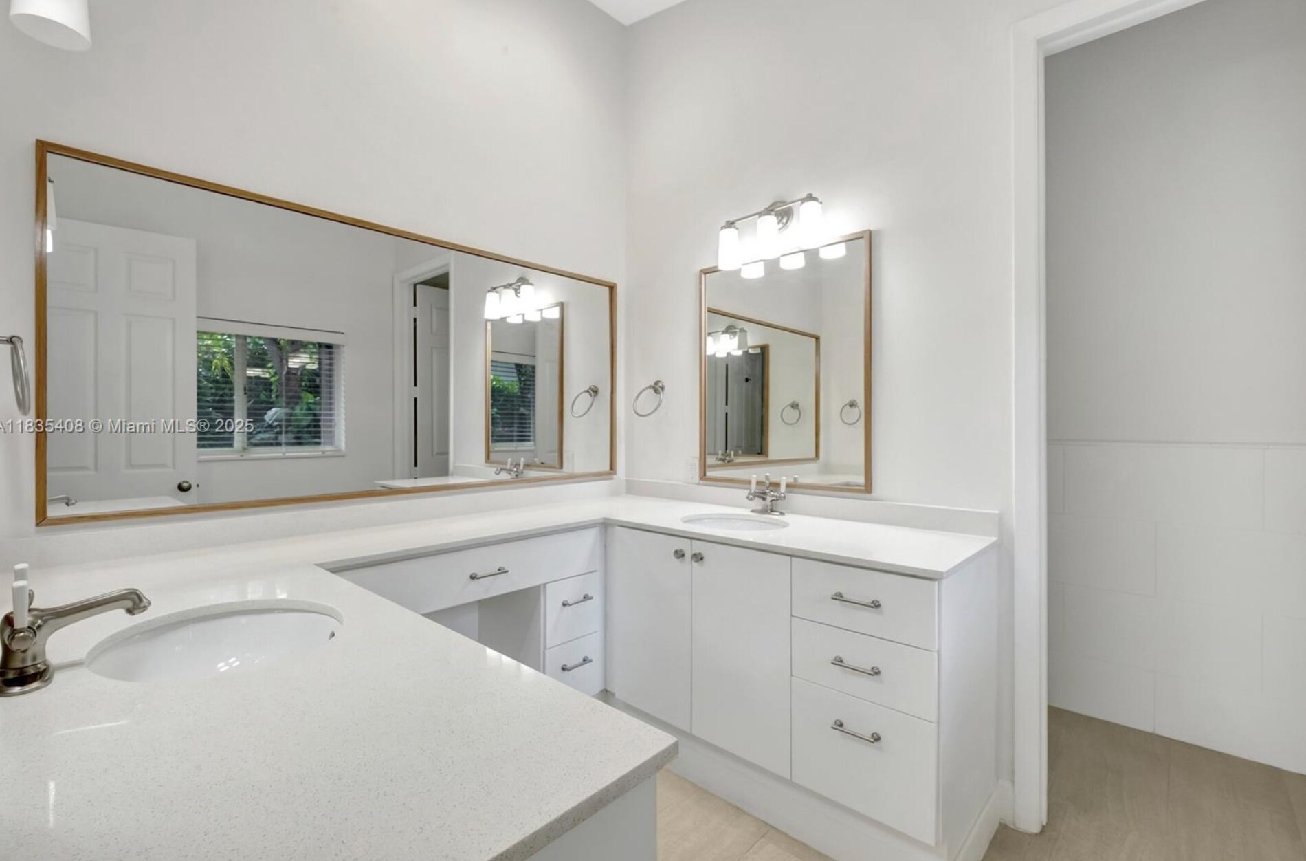 Building Photo - 5765 SW 84th St