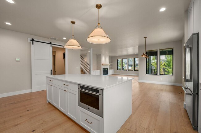 Building Photo - 2971 NW Polarstar Ave