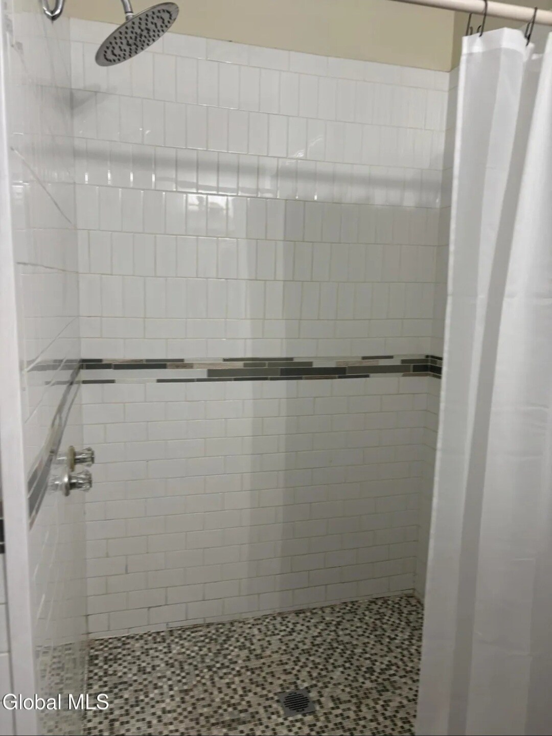 Building Photo - 44 Clinton Ave