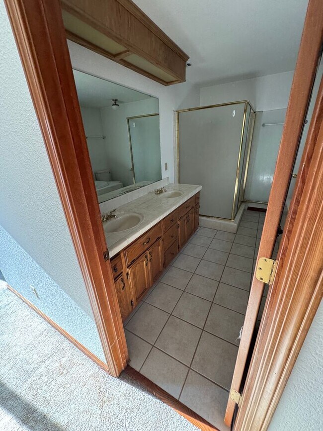 Building Photo - 2119 St Anton Dr