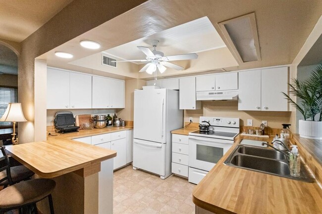 Building Photo - 5 S Orion Ave