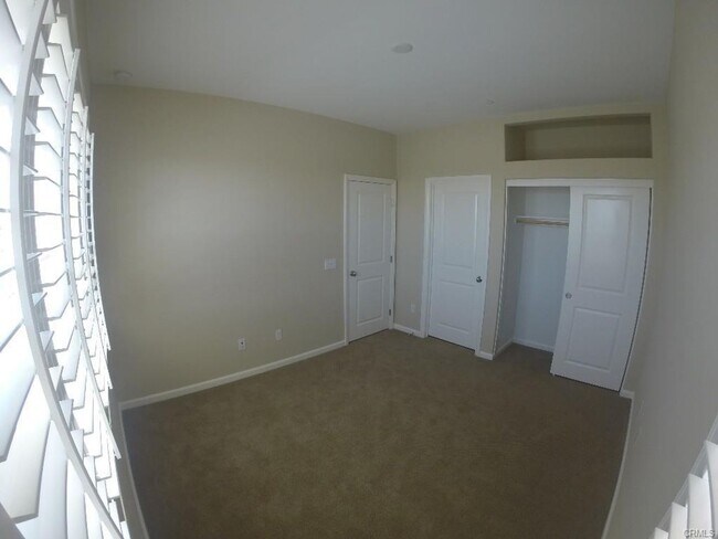 Building Photo - 2bd/2.5ba two car garage end unit condo in Orchard Hill Irvine for rent