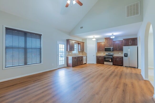 Building Photo - 4525 Village Ct