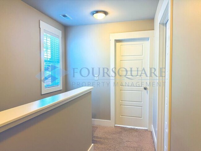 Building Photo - Lovely 3-Bedroom Home with Granite Kitchen, Office Nook & Finished Garage – Near Downtown Knightd...