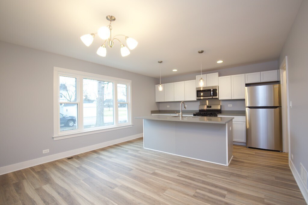 Building Photo - 16637 W Brockman Ave